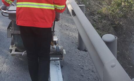 雨季或冬季怎么进行道路划线施工?